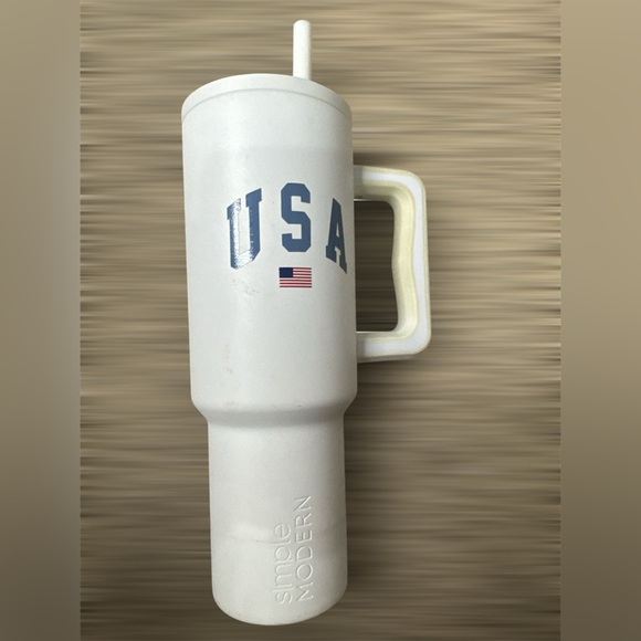 White simple Modern 40oz USA Tumbler - Picture 1 of 4